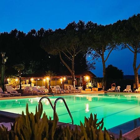 Beautiful Stacaravan In Tuoro Sul Trasimeno Exterior foto