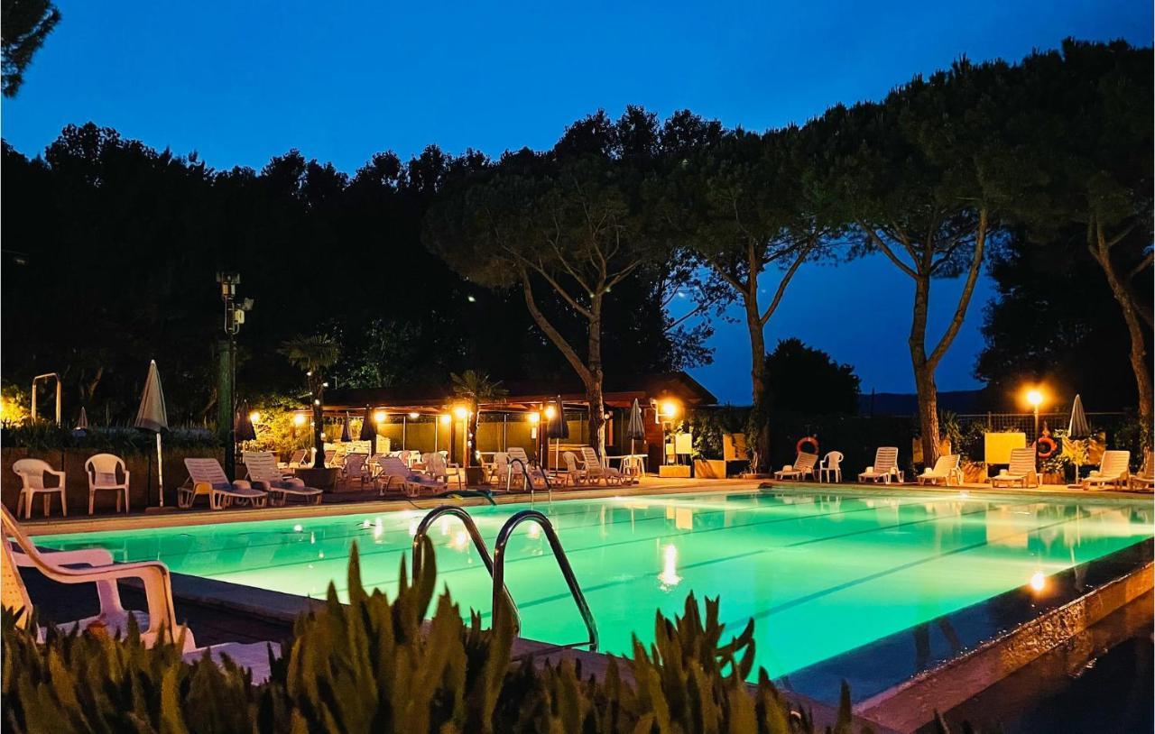 Beautiful Stacaravan In Tuoro Sul Trasimeno Exterior foto