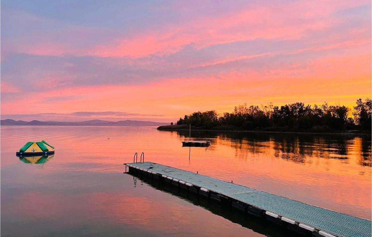 Beautiful Stacaravan In Tuoro Sul Trasimeno Exterior foto