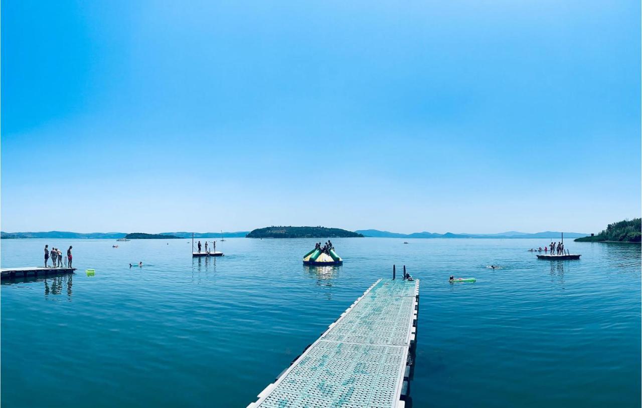 Beautiful Stacaravan In Tuoro Sul Trasimeno Exterior foto