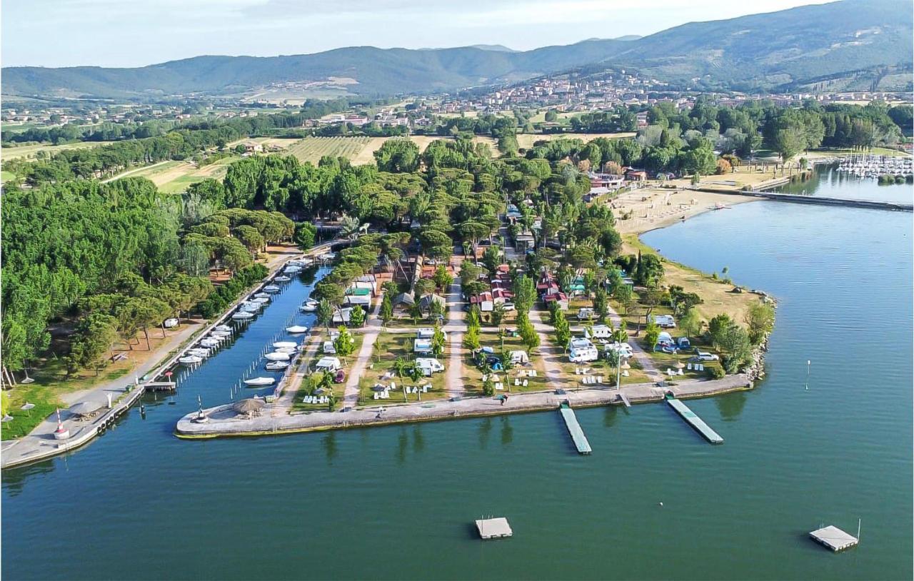 Beautiful Stacaravan In Tuoro Sul Trasimeno Exterior foto